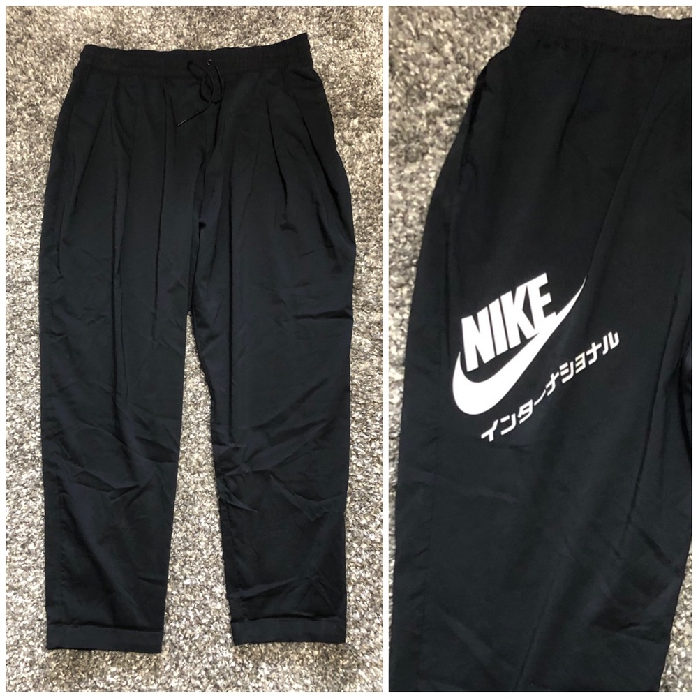 NWT! Women's Nike lightweight woven black joggers, size XLT (tall)